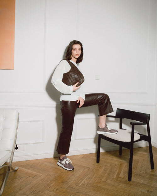 Bottega Veneta Intrecciato Hobo Small Brązowa Bottega Veneta