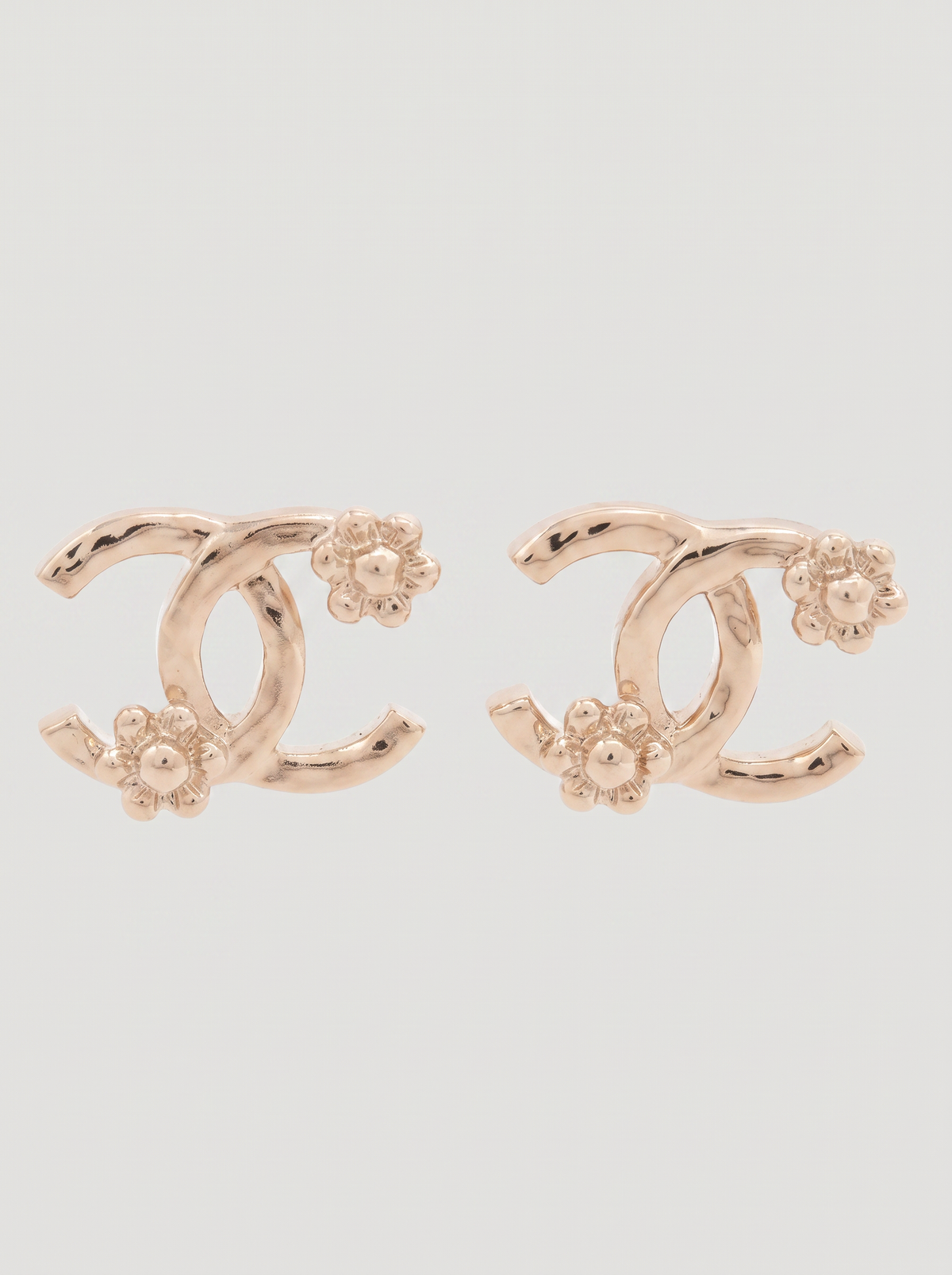 Kolczyki Chanel Coco Mark Flower, złocone sztyfty