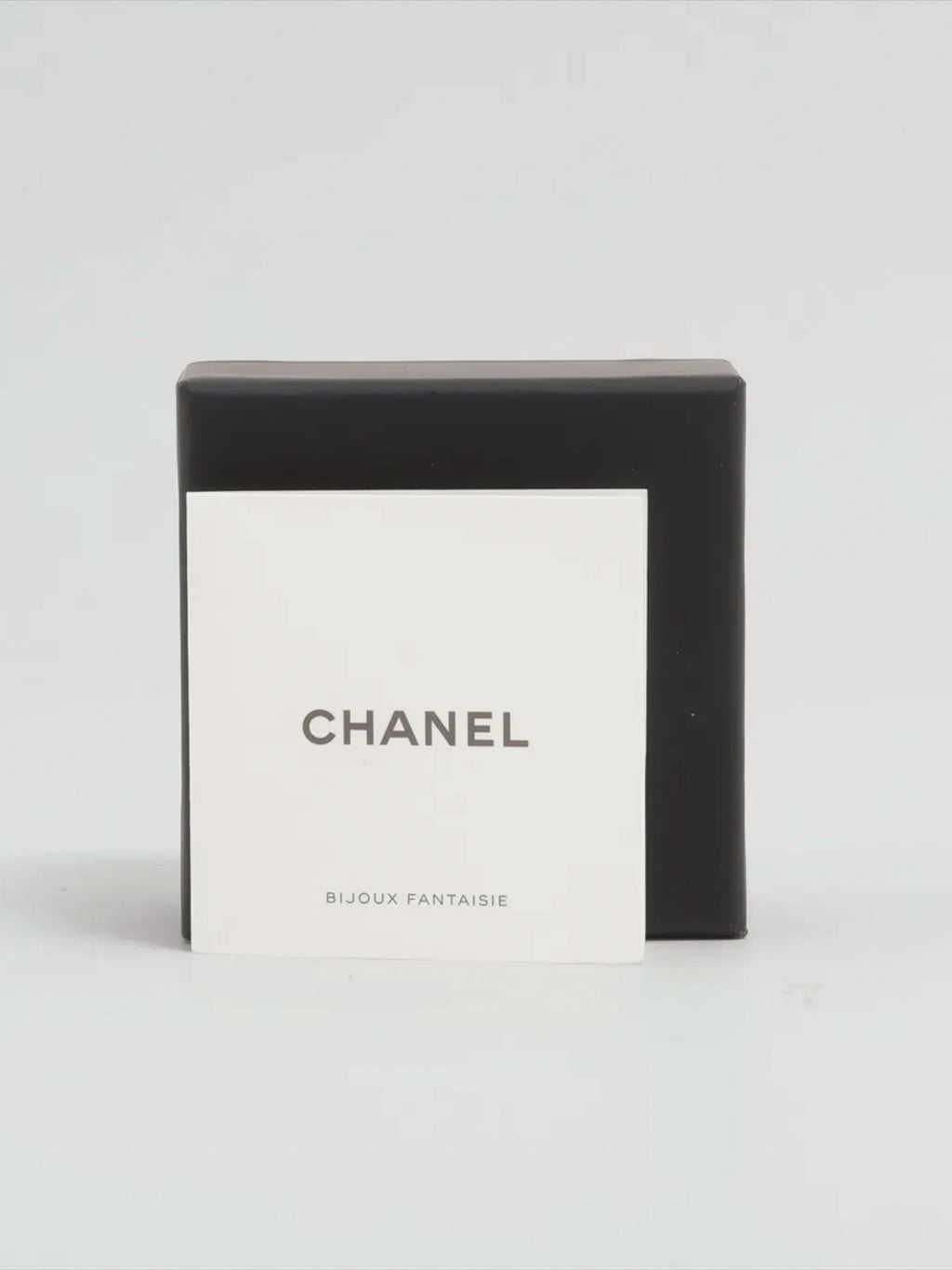 Chanel Coco Mark swing earrings, No 5 and clover, Spring 2023