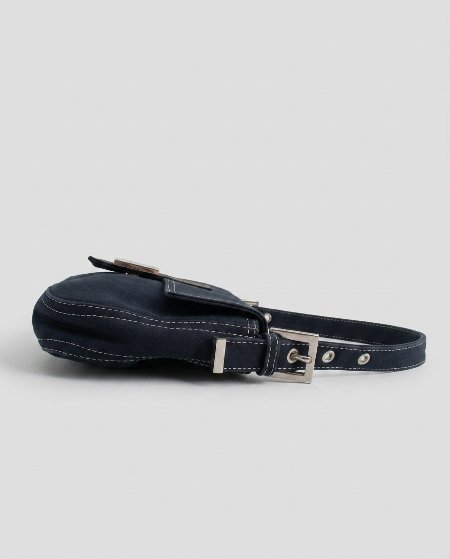 Torebka Fendi Baguette, granatowe płótno, emaliowana klamra