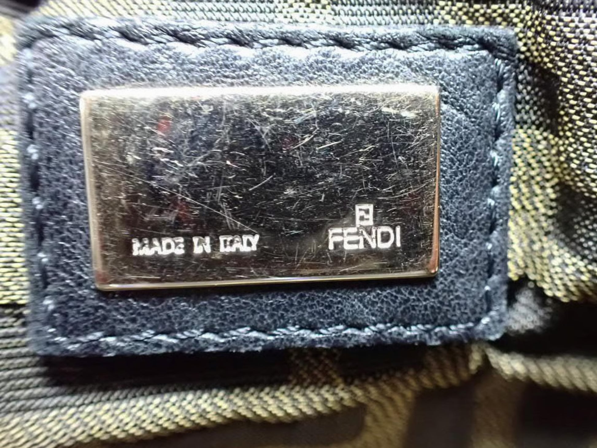 Torebka Fendi Spy, czarna skóra, mały rozmiar