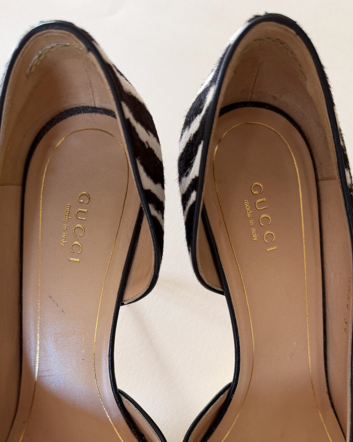 Szpilki Gucci D'Orsay zebra, pony hair, rozmiar 39