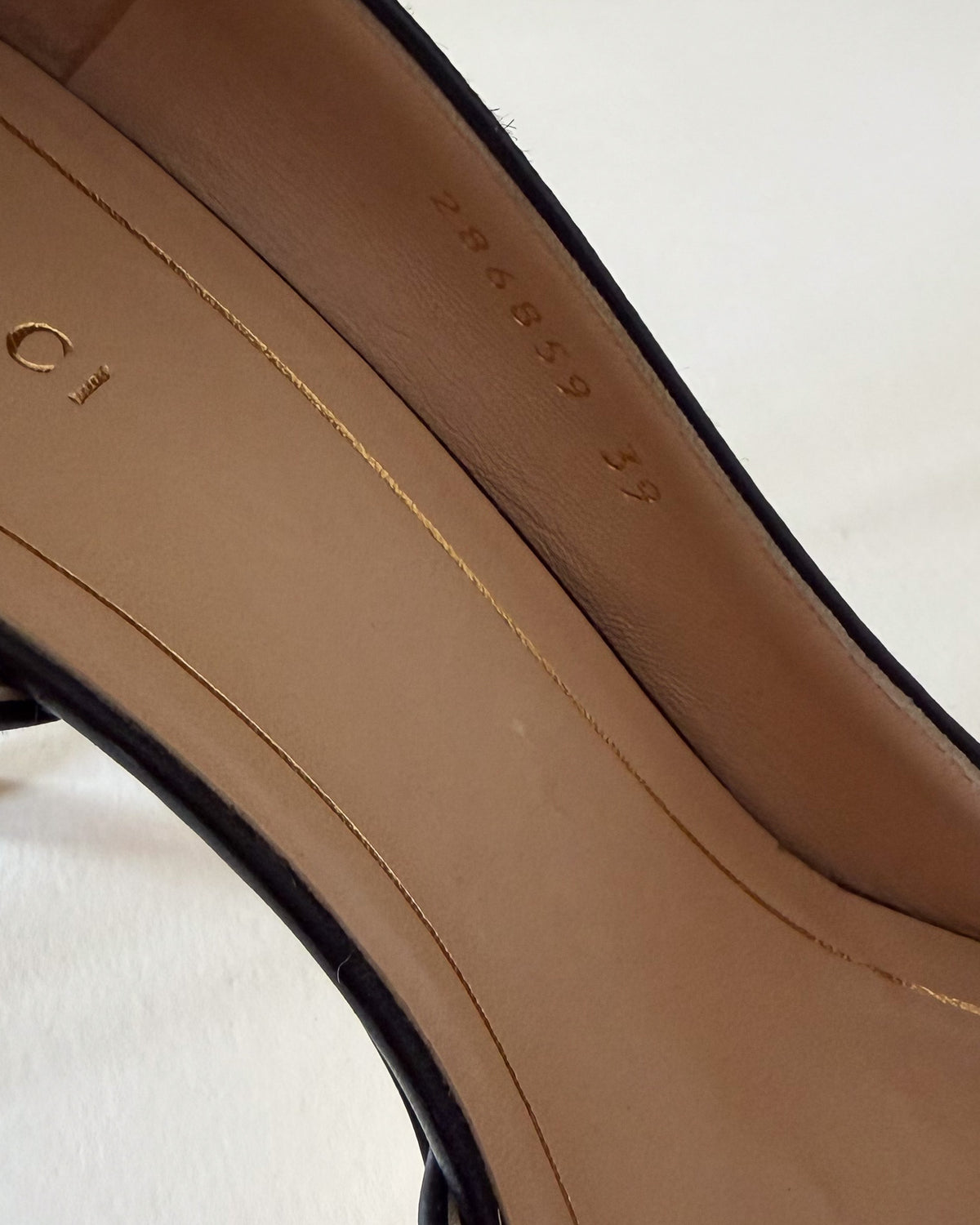 Szpilki Gucci D'Orsay zebra, pony hair, rozmiar 39