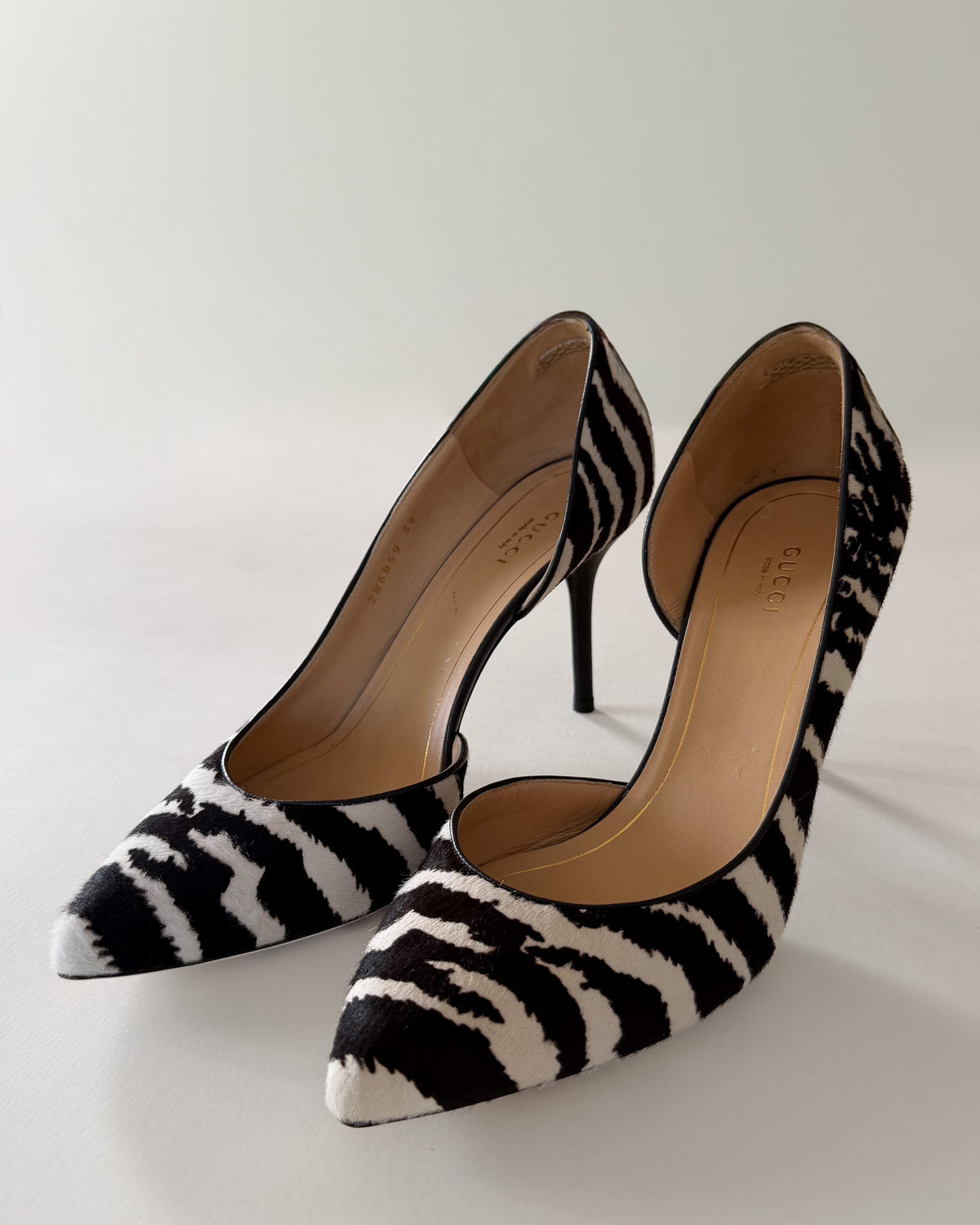 Szpilki Gucci D'Orsay zebra, pony hair, rozmiar 39