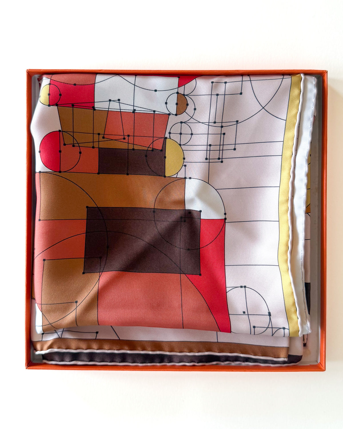 Hermès Échec au Roi scarf – beige, brown, red, chess motif, 90 cm