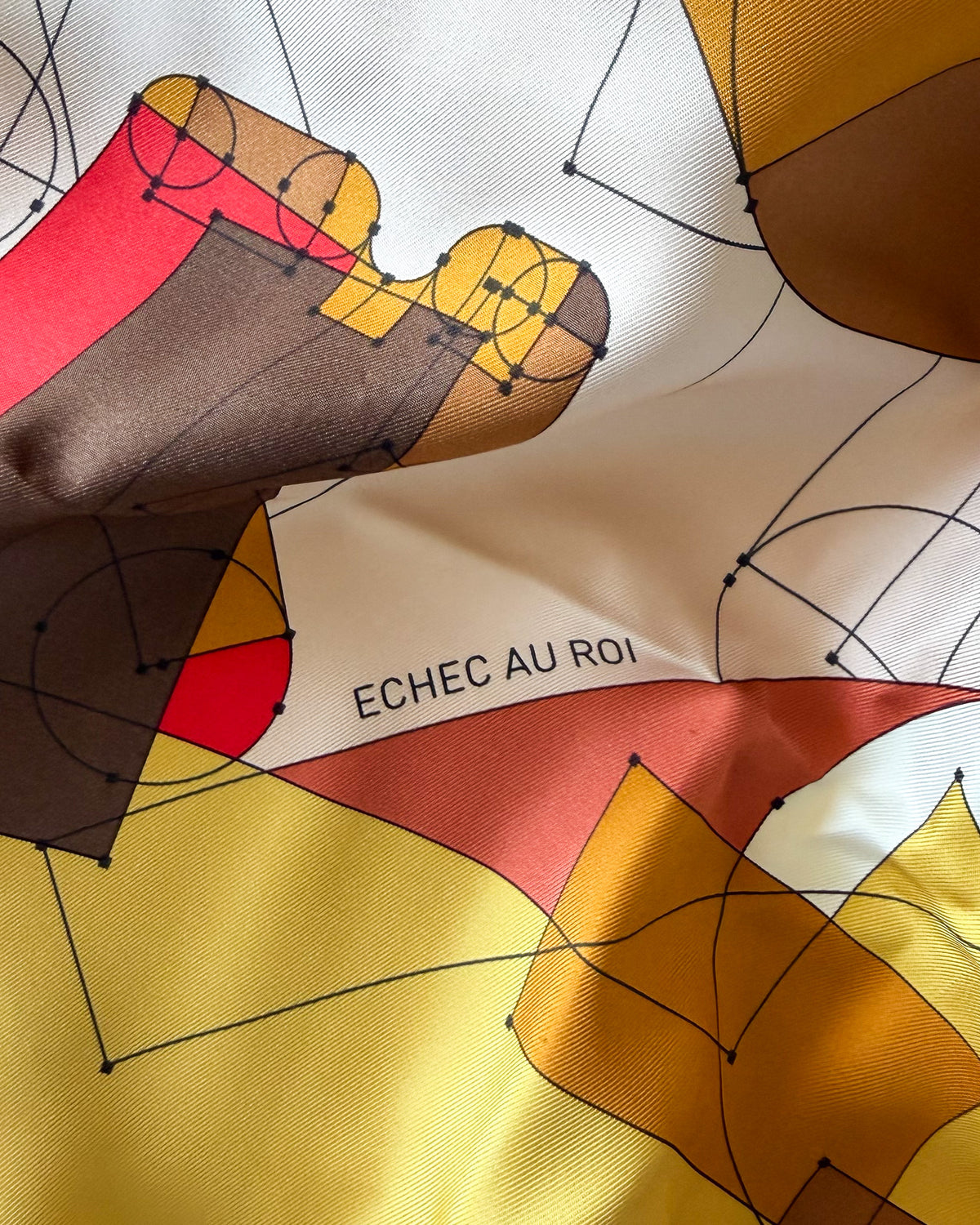 Hermès Échec au Roi scarf – beige, brown, red, chess motif, 90 cm