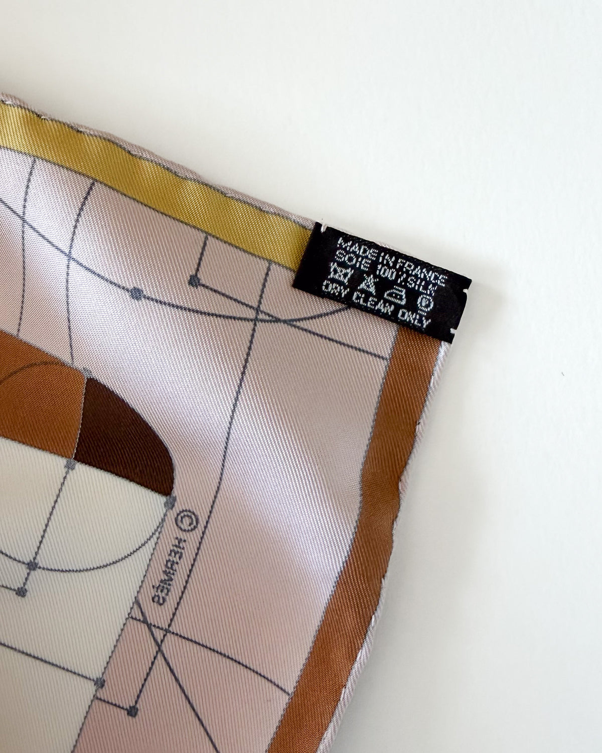 Hermès Échec au Roi scarf – beige, brown, red, chess motif, 90 cm