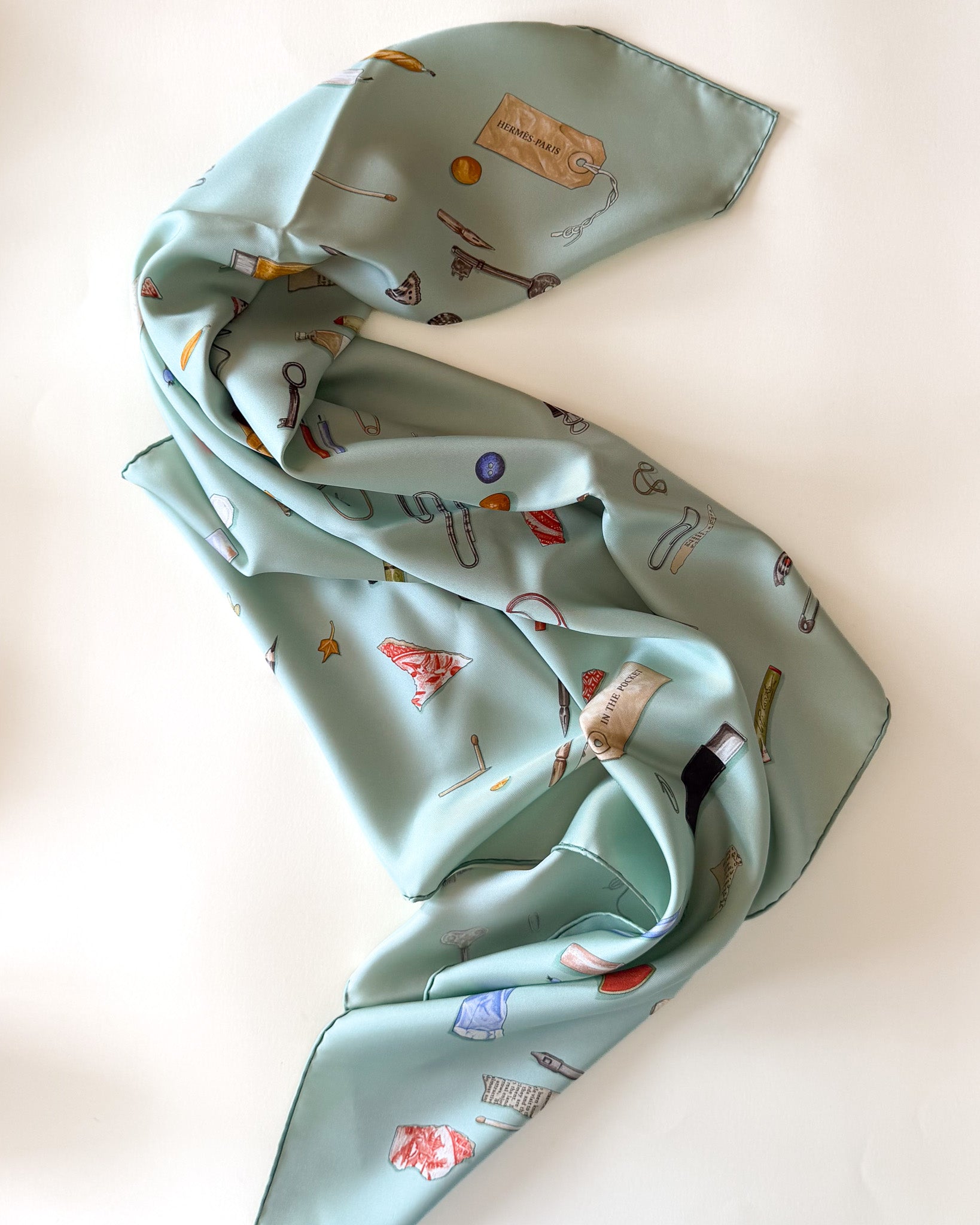 Carré Hermès In The Pocket – bleu pâle aquamarine, 90 cm