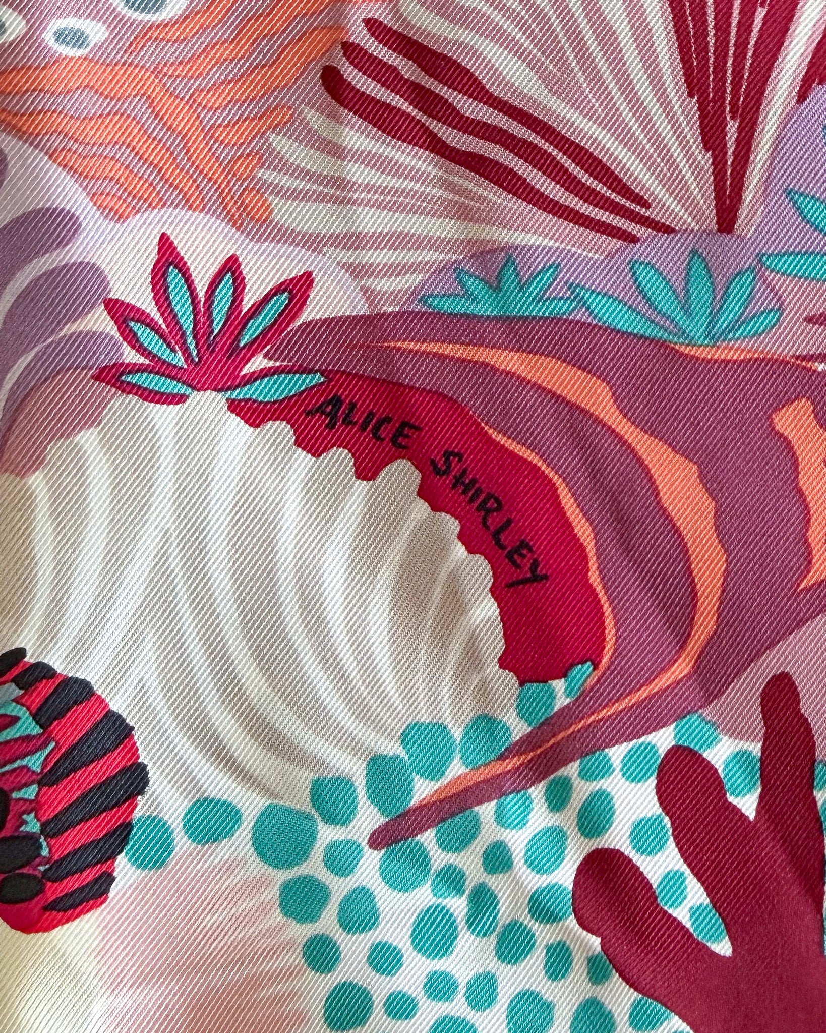 Carré Hermès Under the Waves – rouge, Grande Barrière de Corail, 90 cm