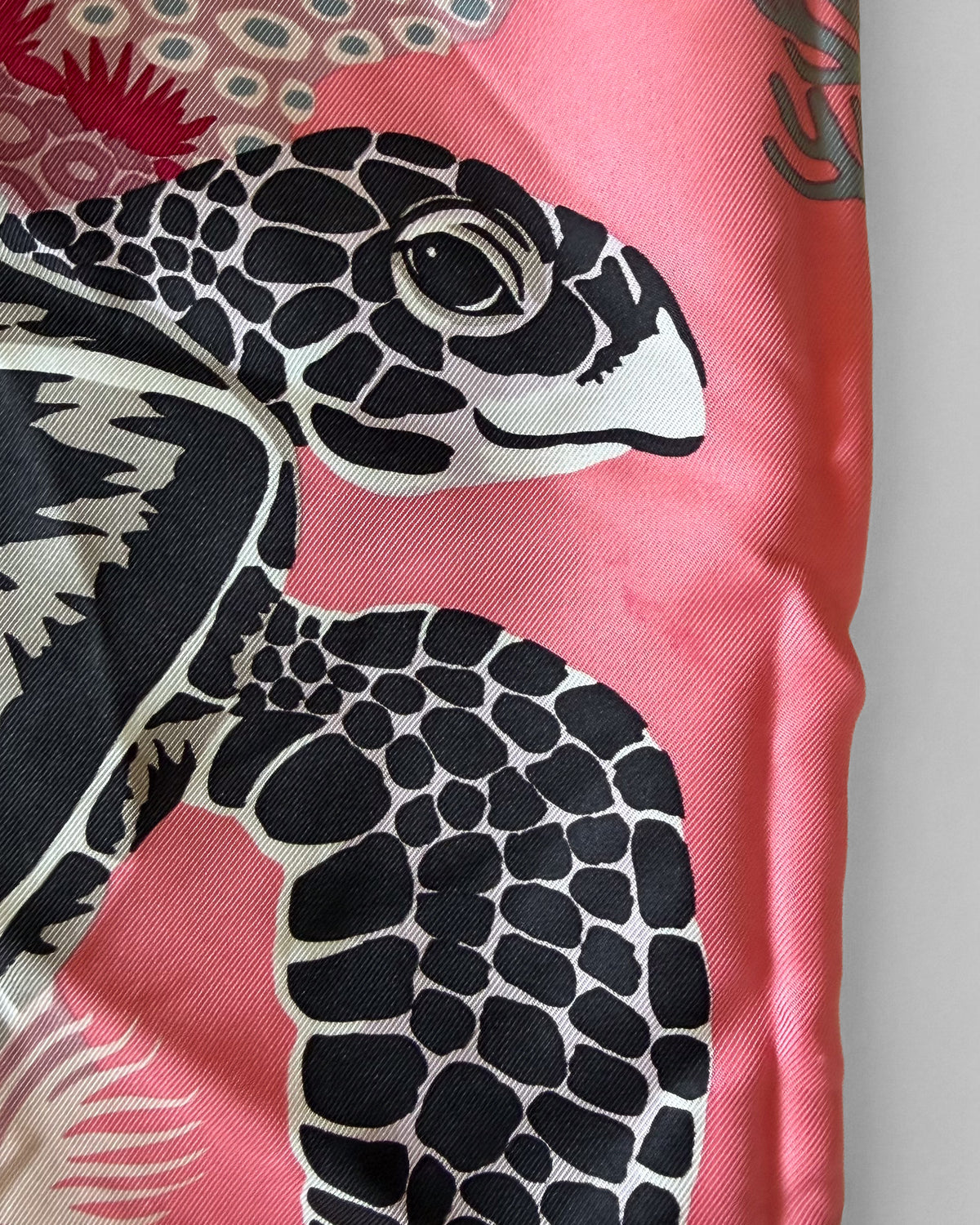 Hermès Under the Waves scarf – red, Great Barrier Reef, 90 cm