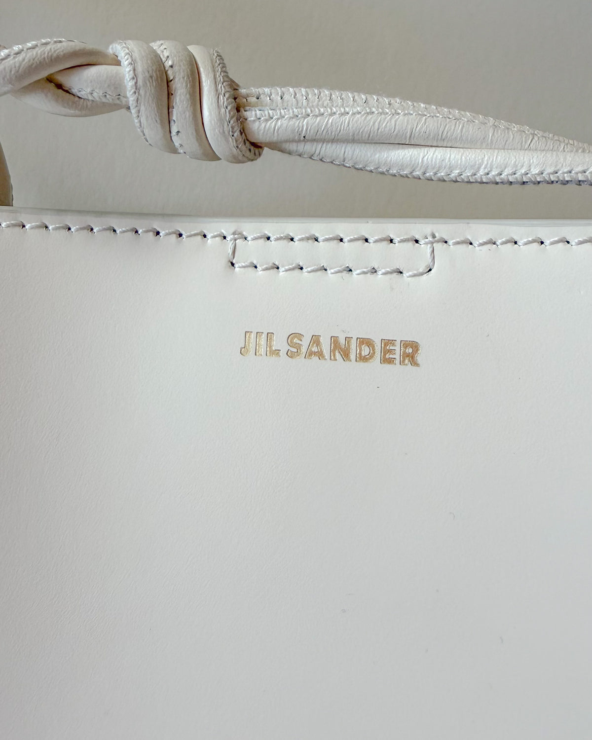 Sac Jil Sander Tangle Small – cuir blanc, bandoulière nouée à la main
