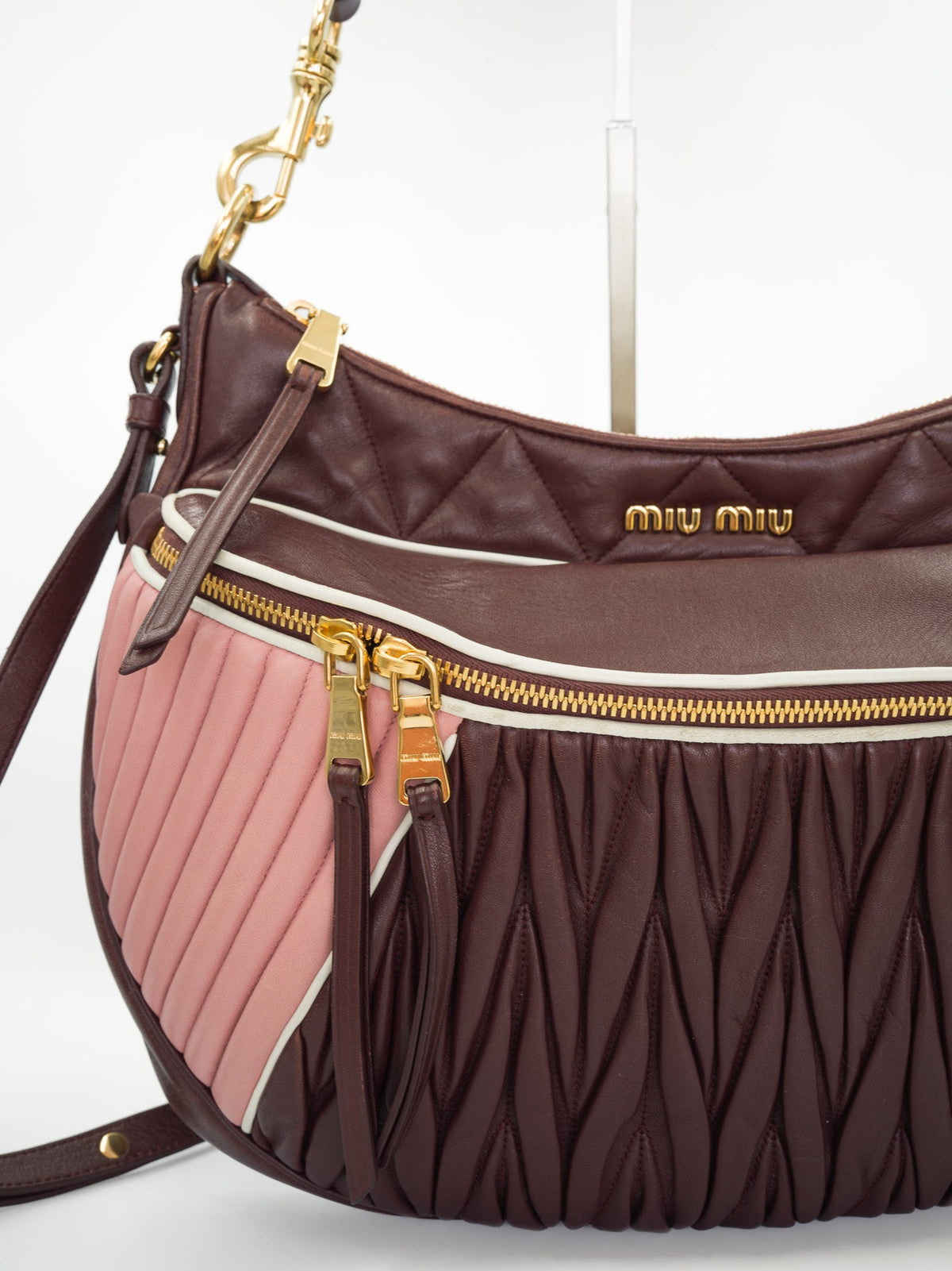 Torebka Miu Miu Nappa Matelasse Rider Shoulder śliwkowa i różowa Miu Miu