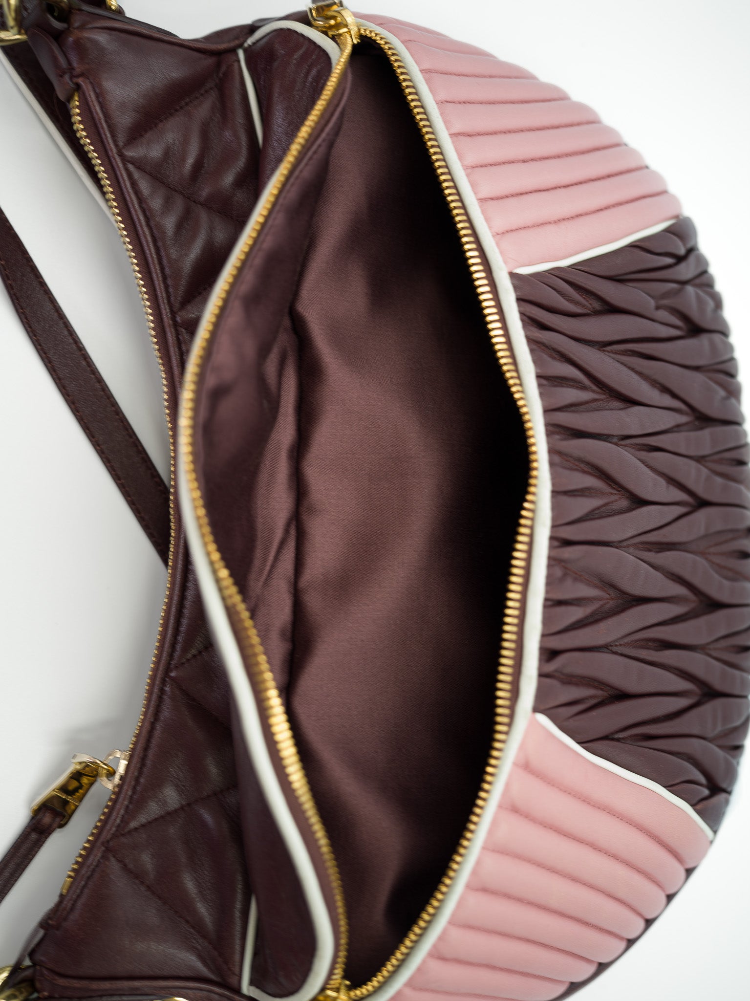 Torebka Miu Miu Nappa Matelasse Rider Shoulder śliwkowa i różowa