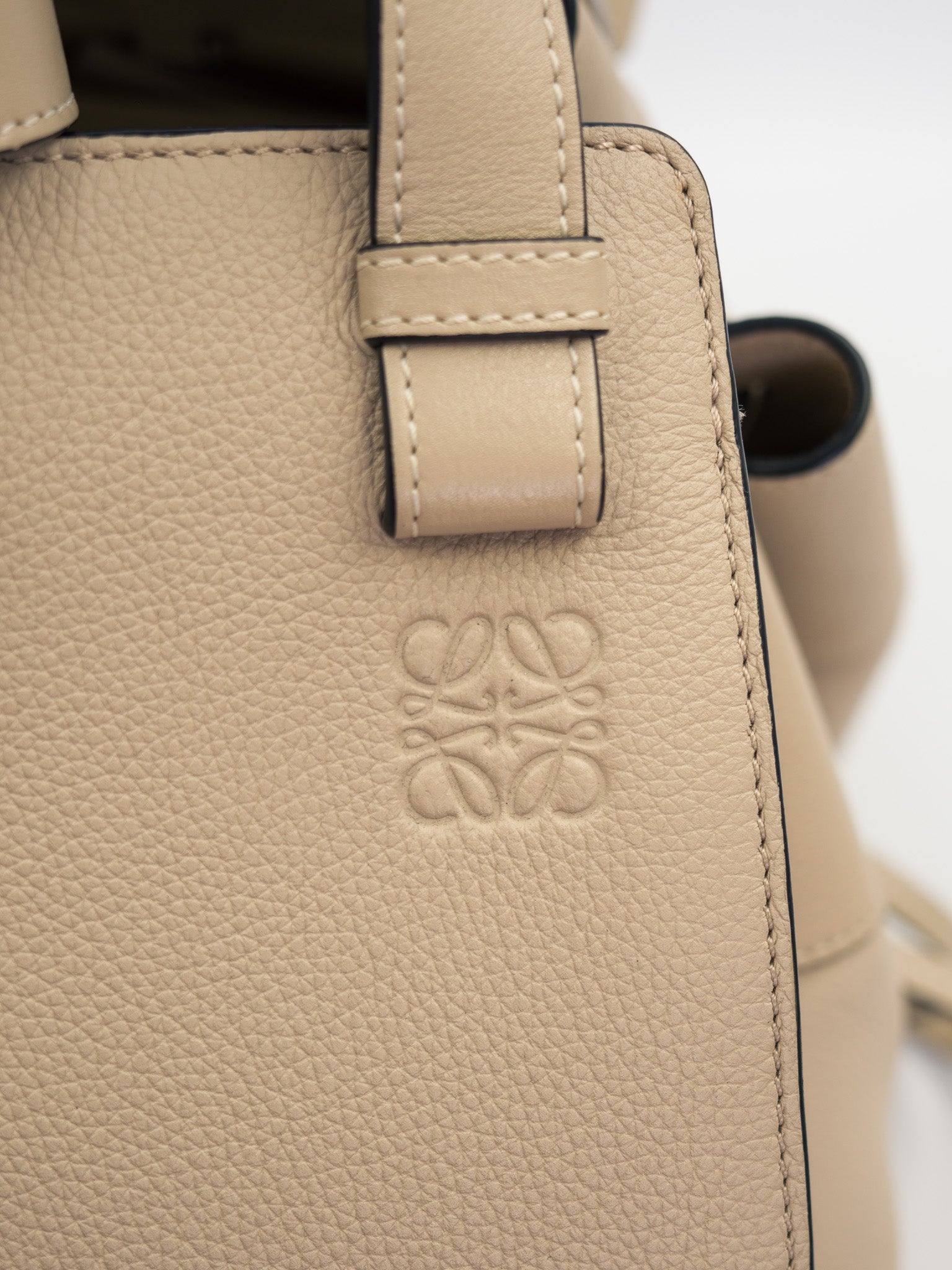 Torebka Loewe Hammock Drawstring Medium Sand