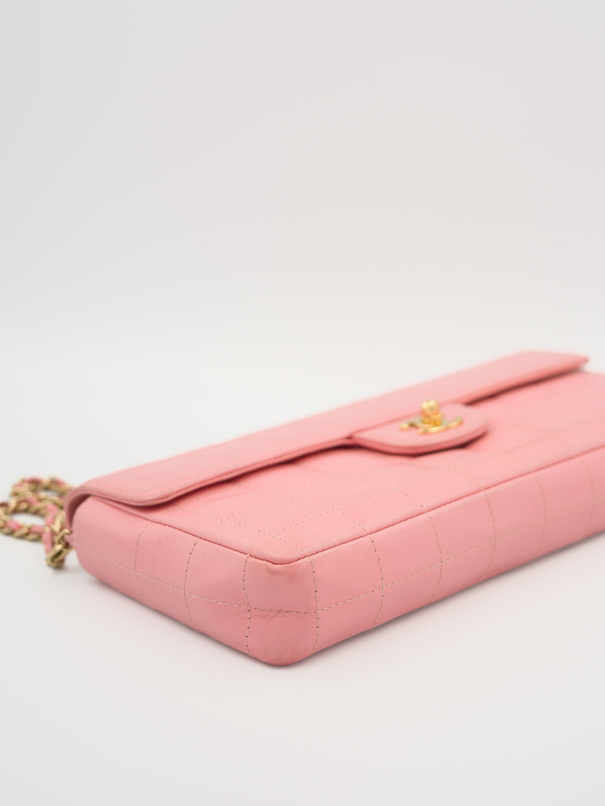 Chanel torebka East West Chocolate Bar różowa