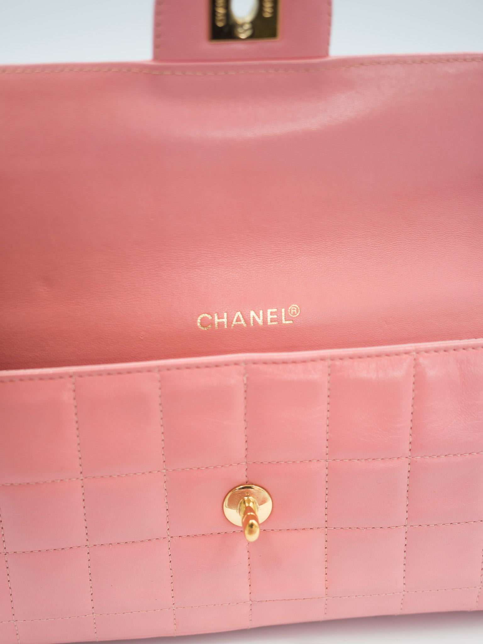 Chanel torebka East West Chocolate Bar różowa