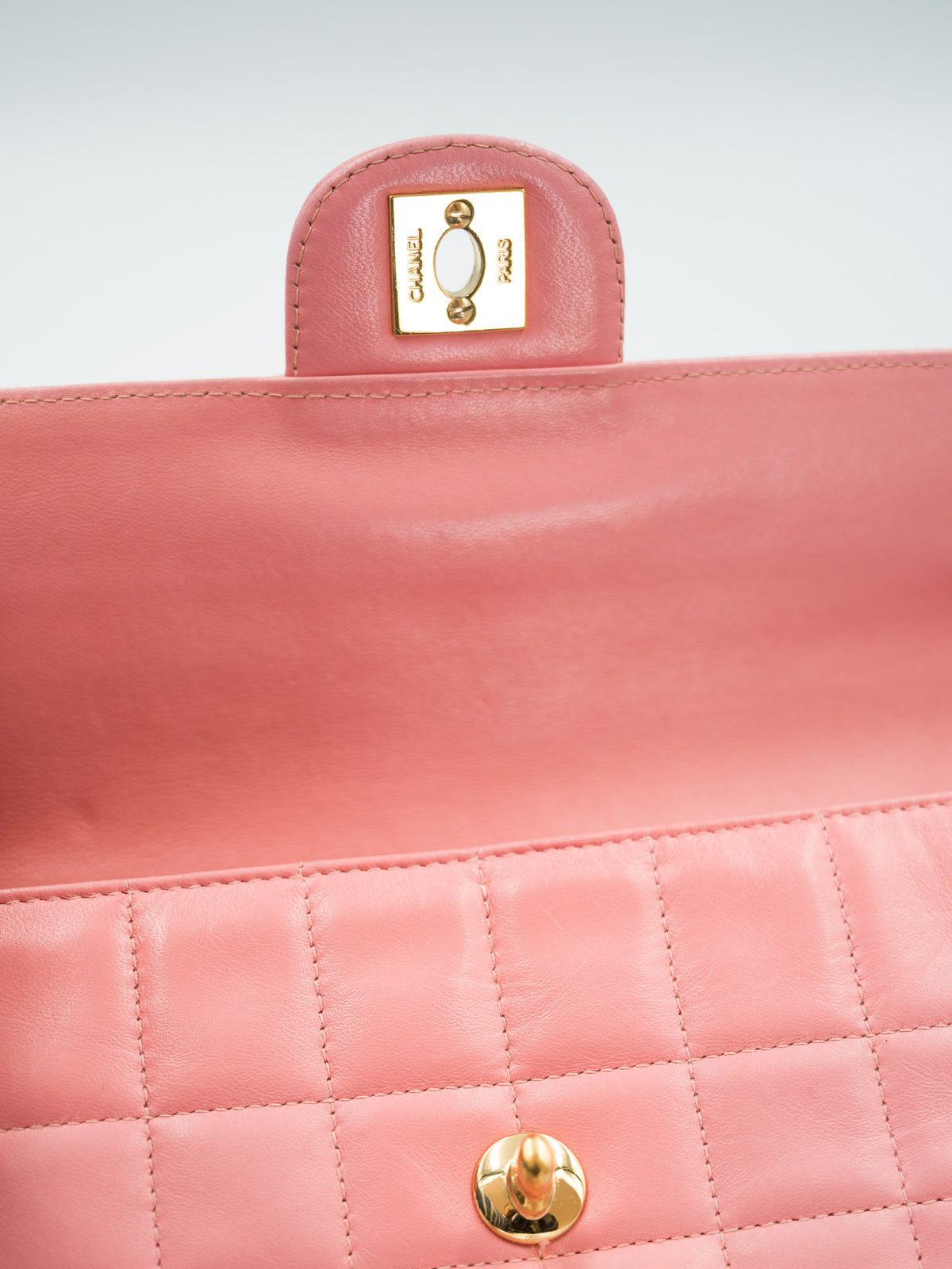 Chanel torebka East West Chocolate Bar różowa