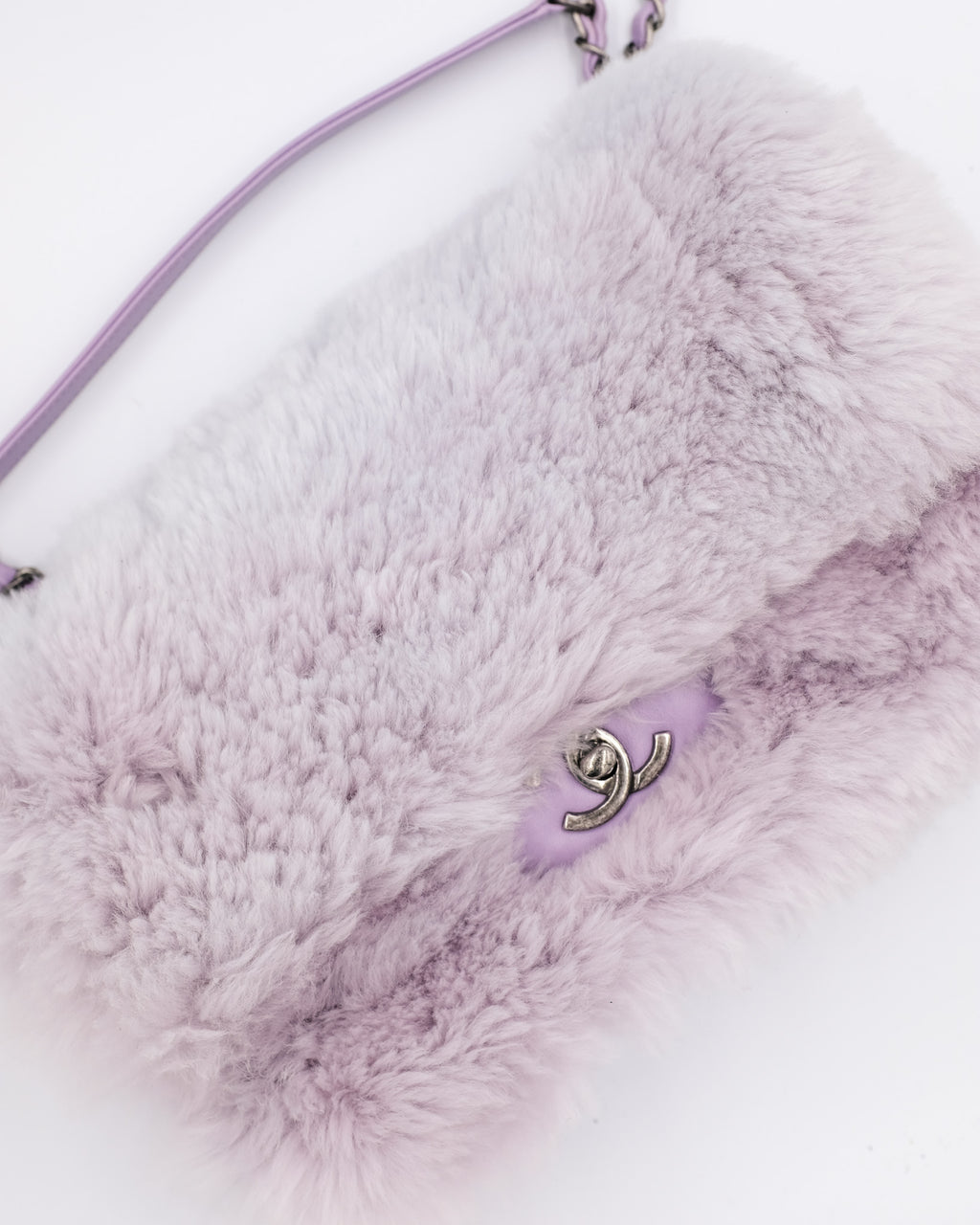 Sac à rabat en fourrure de lapin Chanel