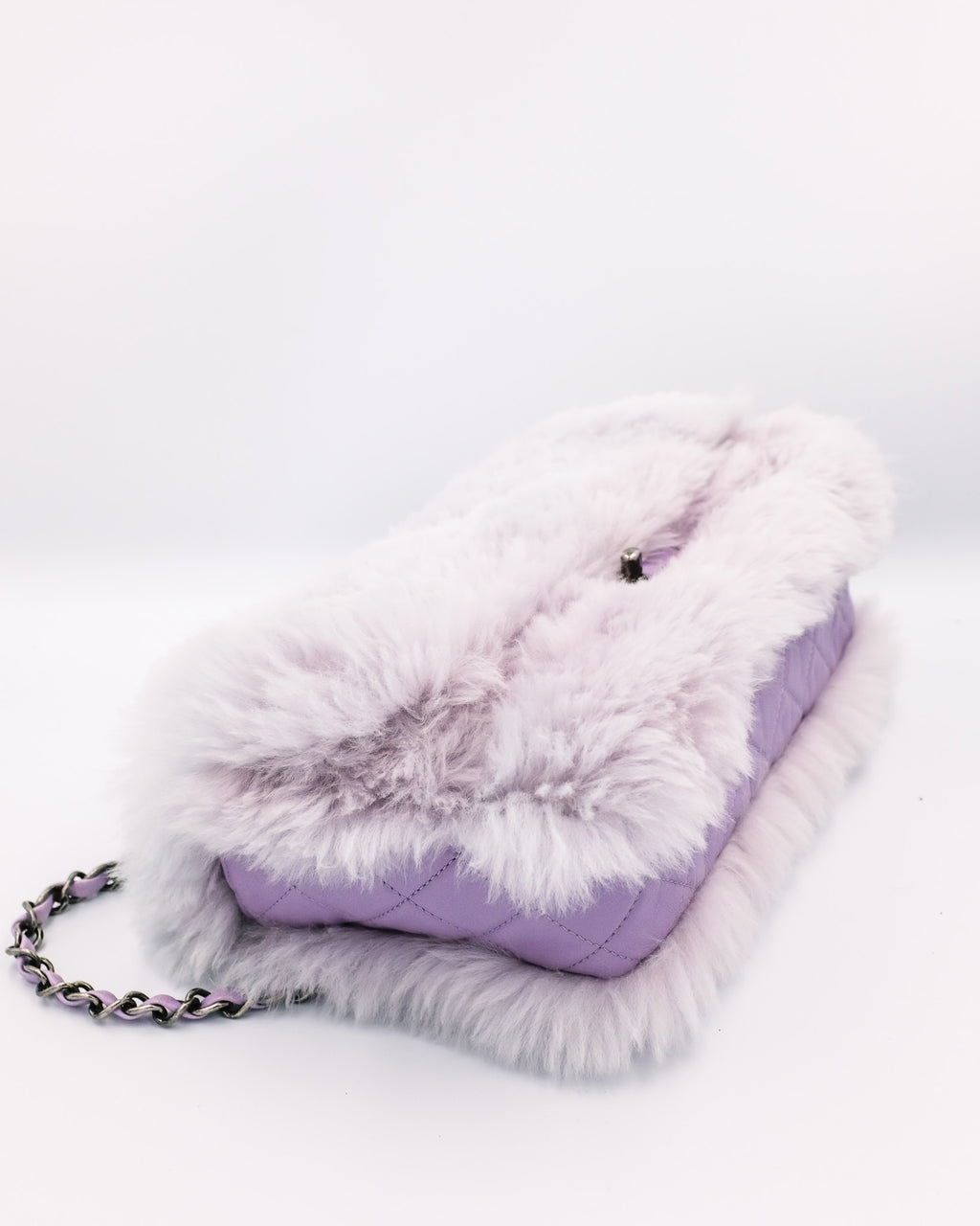 Sac à rabat en fourrure de lapin Chanel