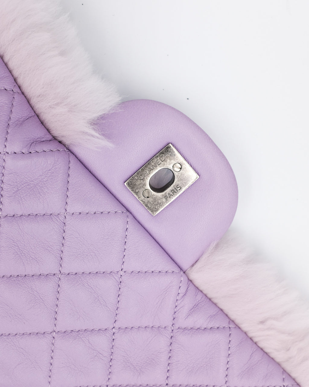 Sac à rabat en fourrure de lapin Chanel