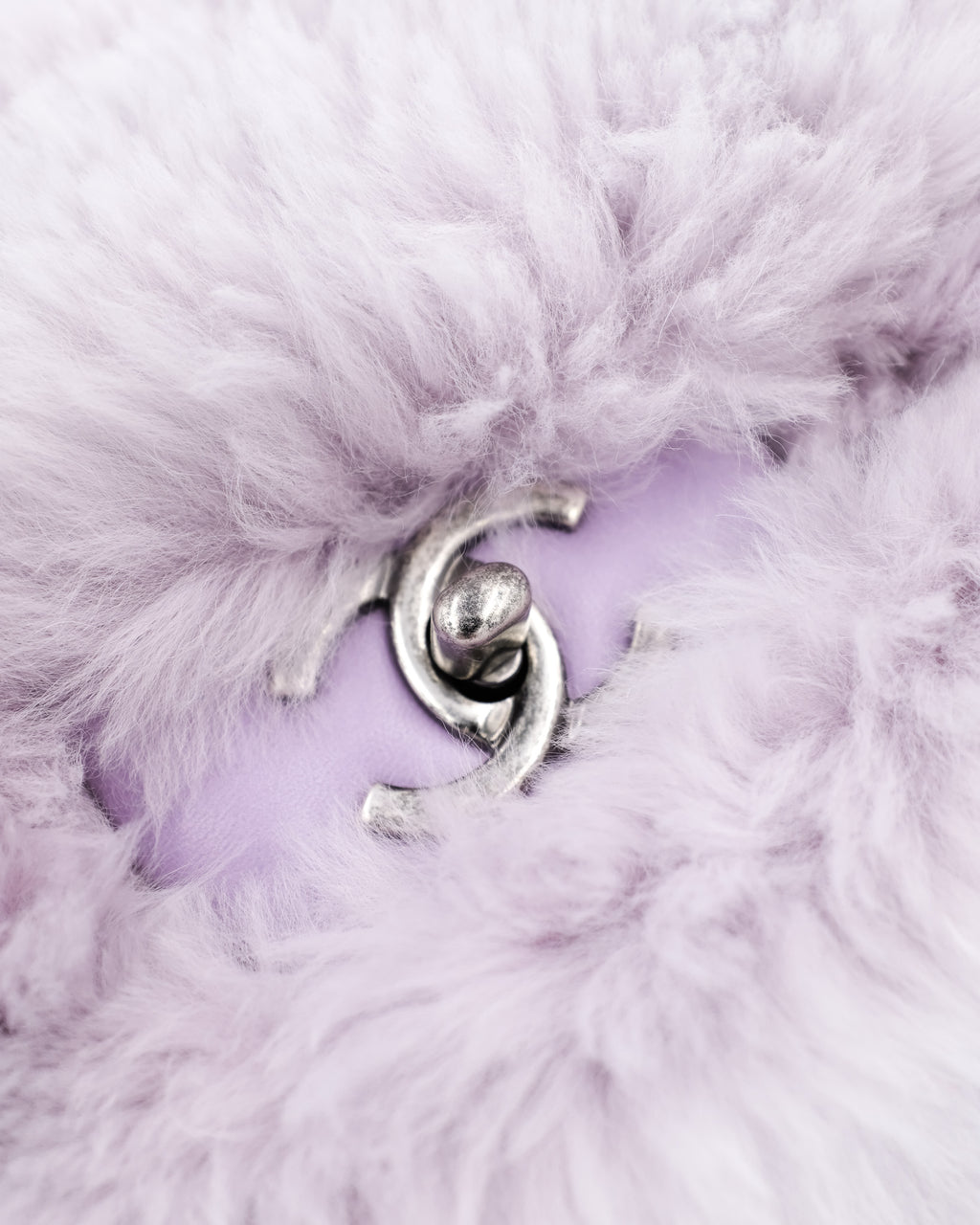 Sac à rabat en fourrure de lapin Chanel