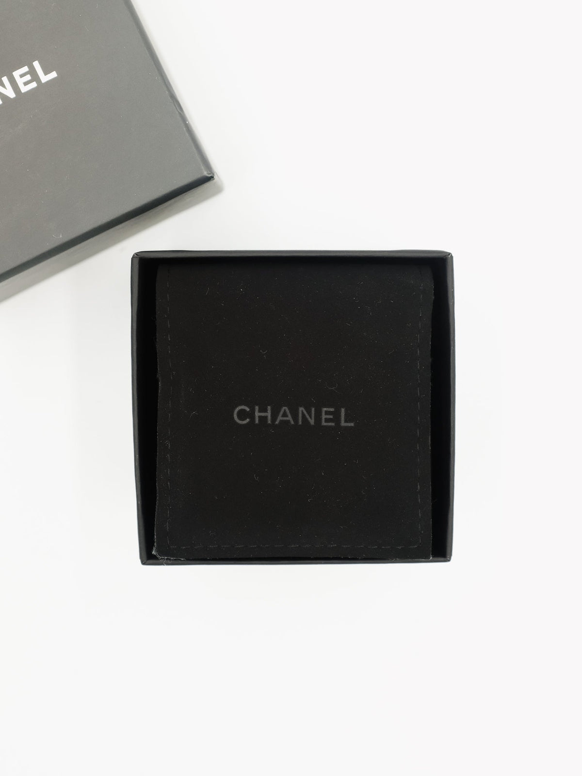 Kolczyki Chanel CC z kryształkami perłą Chanel