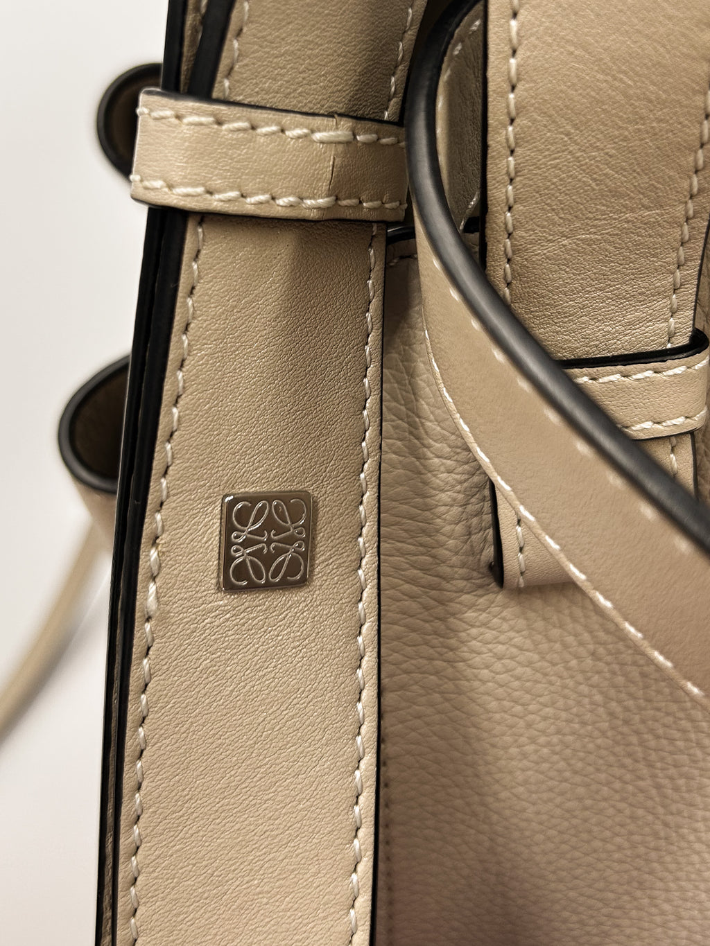 Torebka Loewe Hammock Drawstring Medium Sand